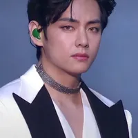 kim taehyung ( enigma)