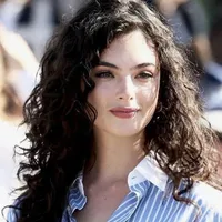 Female Lead (FL): Deva Cassel