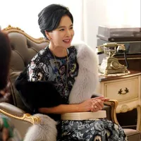 Mrs Lertratkosum
