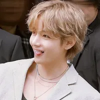 kim Teahyung / supreme rare omega