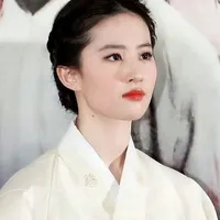Liu Yifei (Jeon