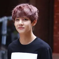 Kim Taehyung (17 yrs)