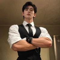 Eric ( ML right- hand man )