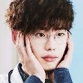 LEE JONG SUK//CIENTÍFICO
