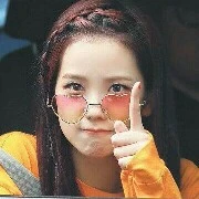 เมษา(นางเอก)