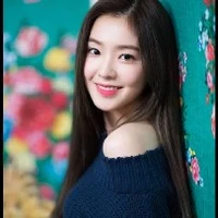 Irene Manoban (mommy Lisa,Jin,Yeji)