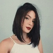 Isa ( amiga de Ângela)