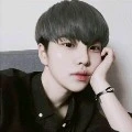 YONG (AMIGO DE BLACK PINK)