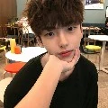 SHIN (AMIGO DE BLACK PINK)
