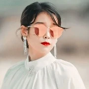 นาเวีย(นางเอก)