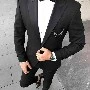 zach Gilbert (papá de D y B )