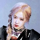 นํ้า(พี่สาวคนกลางของบลู)​