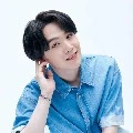Suga ( tangan kanan jungkook)