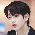 จิงเซียว//พระเอก