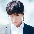 กวิน(รุ่นพี่นางเอก)