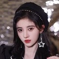 จวีจิ้งอี//นางเอก🌹