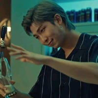 กราฟฟิก (เพื่อนอาทิตย์)