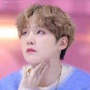 suga (papá de t/n)