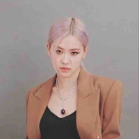 อลิน(นางเอก)
