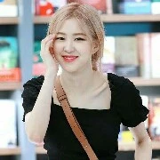 เดซี่(นางเอก)