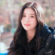 Eun Bi Williams/ Momy Lalisa
