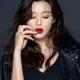Ny.Yuna manoban(ibu lisa)
