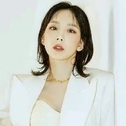 Taeyeon [Momy Jeno dan Julia]