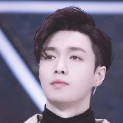 ZHANG YIKING(LAY)