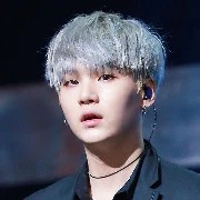 Suga(kakak lisa)