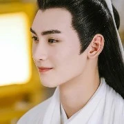 ซือเย่(พี่นางเอก)