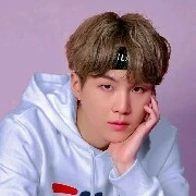 Min yonggi (kakak Jisoo)(Suga)