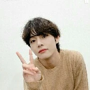 Kim Taehyung (Kim Namjoon+ sepupu jin )