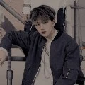 JISUNG(adek angkatnya mark)