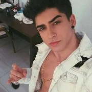 Robin M. F.(hijo de Lore y primo lili