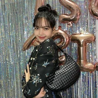 Lalisa Manoban [ Istri Jungkook ]