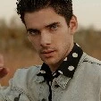 Carlos Gutiérrez  ( hermano de sofi