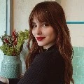 Mia Davis
