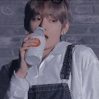 Taehyung/V