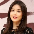Ny.Aniston(ibu kandung zea)