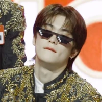 𝑨𝒖𝒕𝒉𝒐𝒓