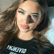 Elizabeth (filha do policial)