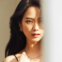 Jisoo Shelomita
