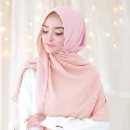 mahasiswi 5 (Nia)