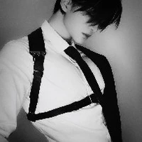 𝐉asmine Elson(Disguise as Man)