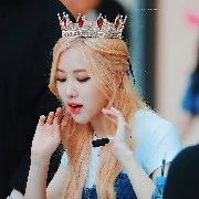 Rose / sister of tae