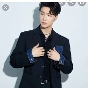 Lay(abang angkat lisa)