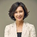 nyonya Park Shin-hye William (Nenek)