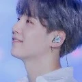 ยุนกิ  เพื่อนวี