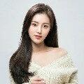 Revana Jovanka (kakak tiri Lexa)