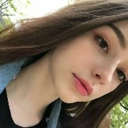 Ashley León Scoot(18)